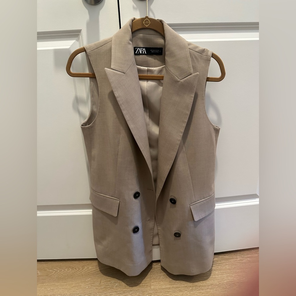 Zara women’s vest, size small
